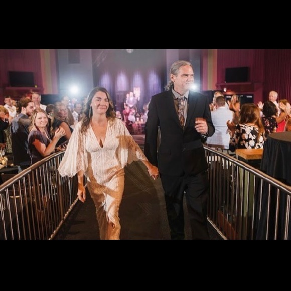 (~);-} Meet Your 5⭐️ Posh Ambassador, Brooke - Picture 8 of 17